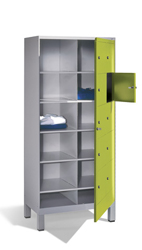 Wäsche - Verteilerschrank mit grünen Türen und Zentraltüre